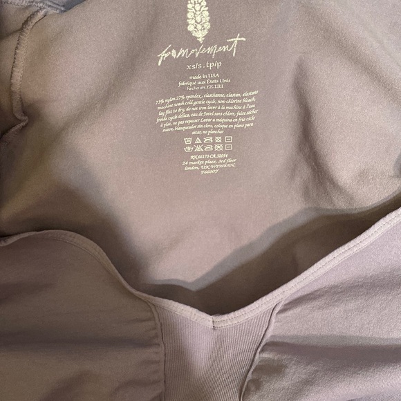 NEW Free People Movement Two Piece Set long sleeve top and cropped crop leggings - Picture 2 of 9